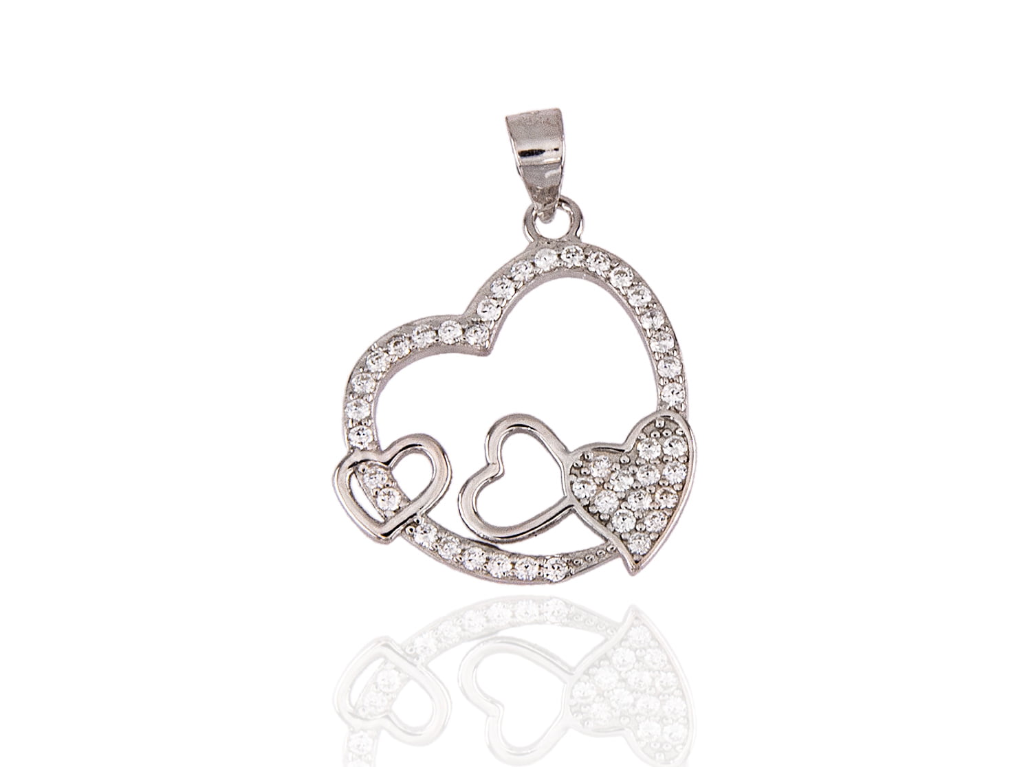 Colgante plata corazón circonitas.